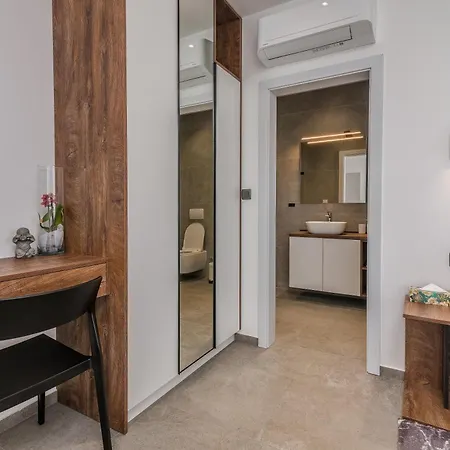 Laluna With Heated Pool Vila