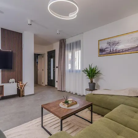 Vila Laluna With Heated Pool