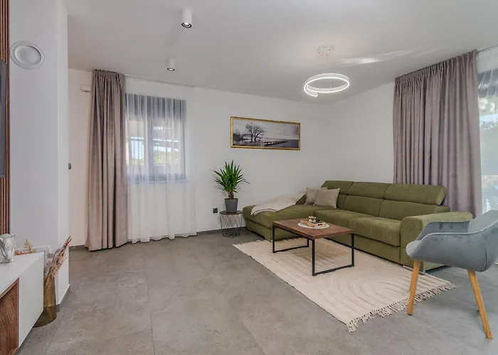 别墅 Laluna With Heated Pool Kornić