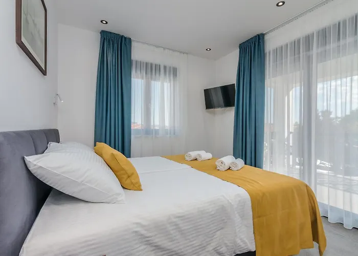 Laluna With Heated Pool * Kornić