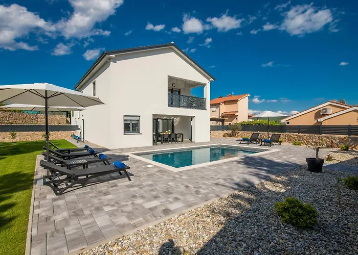 Laluna With Heated Pool *