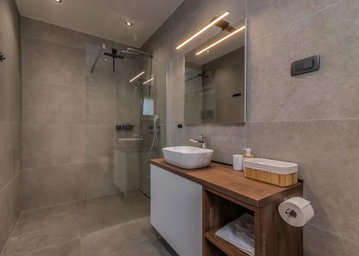 别墅 Laluna With Heated Pool Kornić