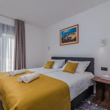 וילה Laluna With Heated Pool *