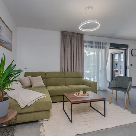 Laluna With Heated Pool *