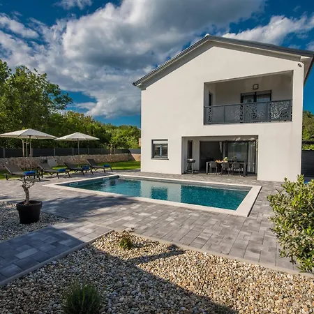 Laluna With Heated Pool וילה Kornić