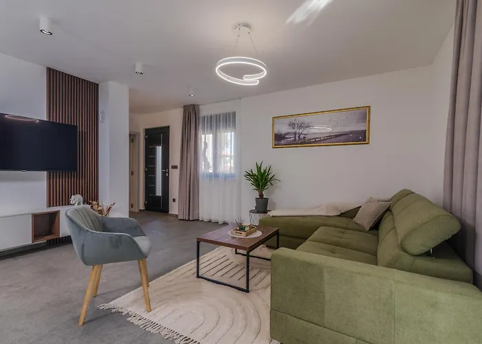 Laluna With Heated Pool Villa *