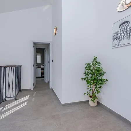 Laluna With Heated Pool